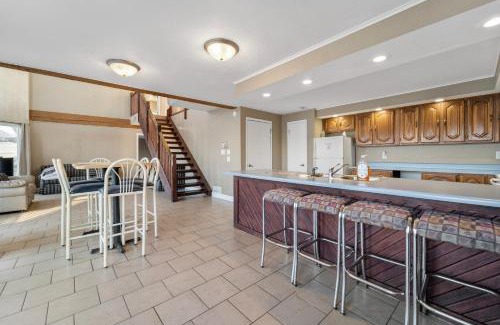 Lake Ozark Casa | Lazy Gator House- Sleep 20- Bachelor Parties Welcome