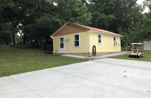 Warsaw Cabina | Lazy H Cabin Rental located in a friendly little community
