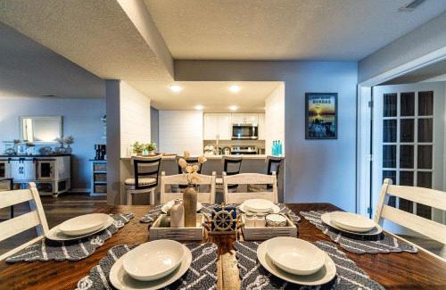 Village of Four Seasons Casa | Lazy L at the Lake - Chic 3 BDR Condo with Boat Slip