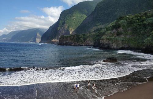 Porto Moniz Apartamento | Lazy Lizard by the Ocean