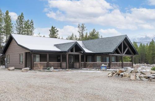 Valemount Casa | Lazy Moose