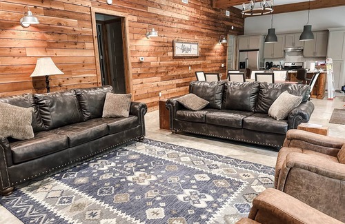 Centralia Cabina | Lazy Pines TX Both Cabins