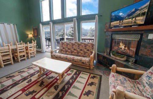 Estes Park Casa | Lazy R Cottages- 16A cabin