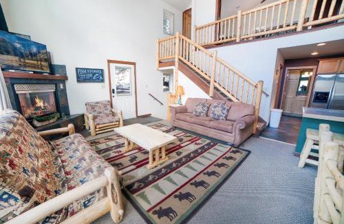Estes Park Casa | Lazy R Cottages- 16A cabin