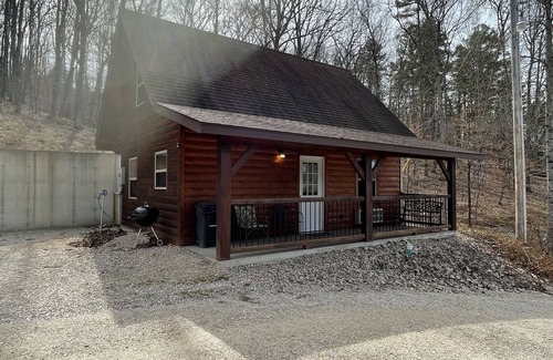 Van Buren Cabina | Lazy River Cabin on the edge of town only 1/2 mile from Current River !