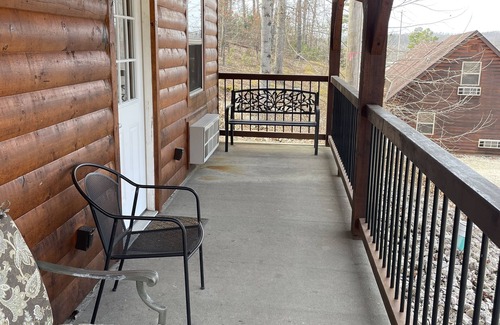 Van Buren Cabina | Lazy River Cabin on the edge of town only 1/2 mile from Current River !