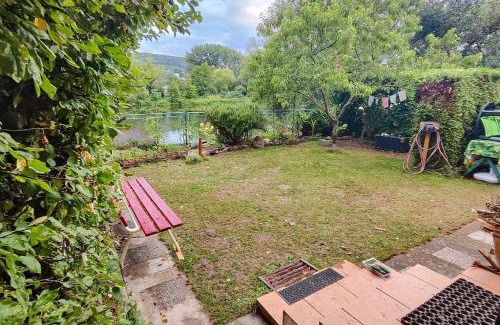 Cernosice Casa | Lazy River Hut
