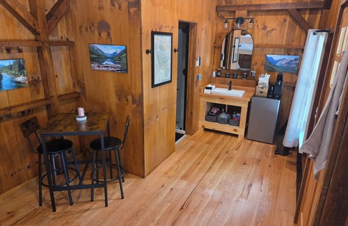 Robbinsville Casa | Lazy T Cabins - Glacier