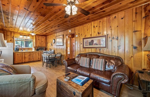 Greer Cabina | Lazy Trout Pinon Cabin