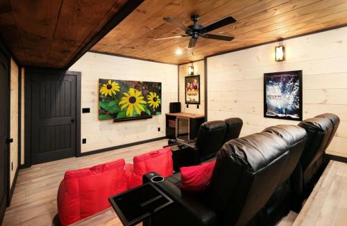 Wears Valley Villa | Lazzee River Getaway
