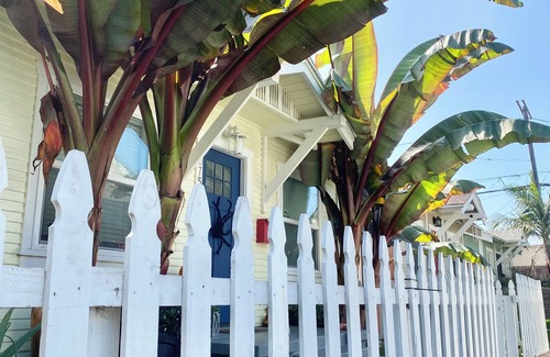 Eastside Casa | LBC Paradise bungalow w/AC -5 min from beach Dog friendly! 🐶