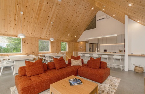Shefford Cabaña | Le Østa |Construction 2024| Hot Tub | Bromont 5km