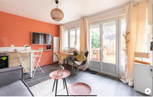 Gare-Jouvenet Apartamento | Le 102, Maison avec Terrasse et parking Gare de ROUEN