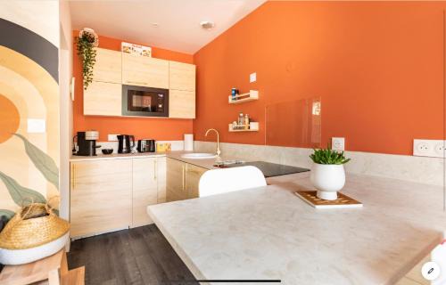 Gare-Jouvenet Apartamento | Le 102, Maison avec Terrasse et parking Gare de ROUEN
