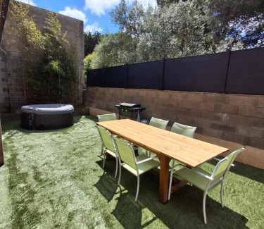 Beziers Casa | Le 421, Maison d'hôtes Jacuzzi entre amis,familles