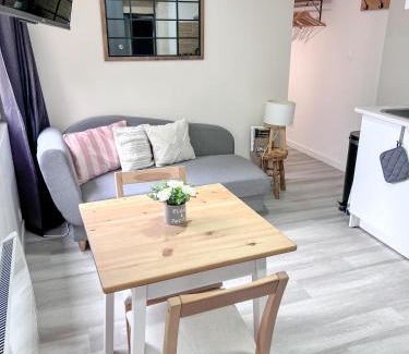 Chinon Apartamento | Le Badebec, Appt dans maison typique avec jardin privé