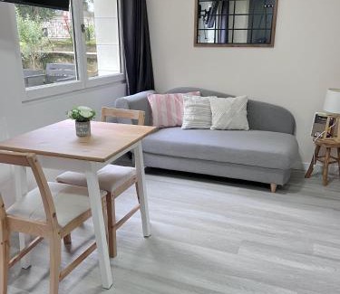 Chinon Apartamento | Le Badebec, Appt dans maison typique avec jardin privé