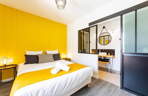 Agen Apartamento | Le Black & Yellow - Appart'Hôtel - Clim - Netflix - Parking Gratuit - Nestor & Margot