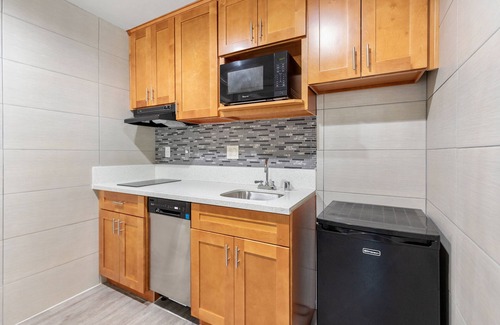 El Monte Hotel | Le Blanc Inn & Suites