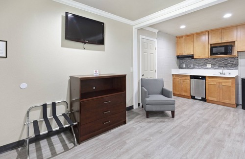 El Monte Hotel | Le Blanc Inn & Suites