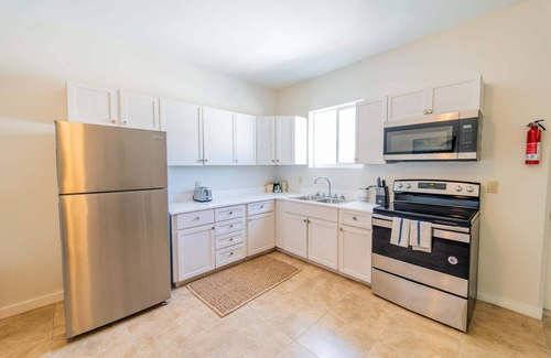 Providenciales Cama Y Desayuno | Le Bleu Bed and Breakfast