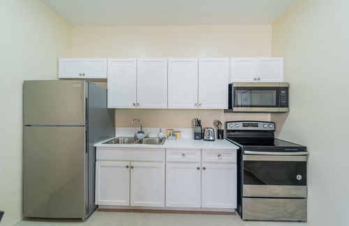 Providenciales Cama Y Desayuno | Le Bleu Bed and Breakfast