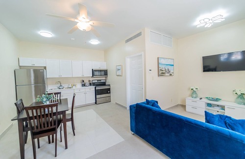 Providenciales Cama Y Desayuno | Le Bleu Bed and Breakfast