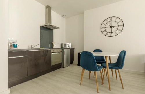 Castelsarrasin Apartamento | LE BLEU - Lumineux, 1 chambre, salle de bain moderne