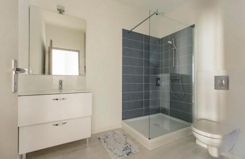 Castelsarrasin Apartamento | LE BLEU - Lumineux, 1 chambre, salle de bain moderne