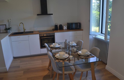 Rodez Apartamento | Le Bompard*** 50 m² Art Deco villa with garden