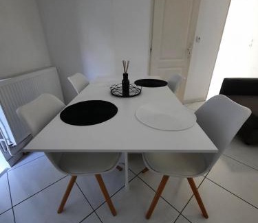 Auxonne Apartamento | Le-bon-appart de plain-pied avec terrasse