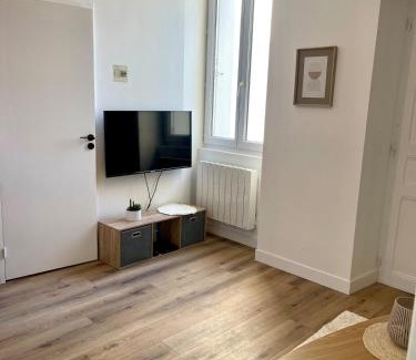 Bourg-l'Eveque Apartamento | Le Breizh -T2 en centre ville