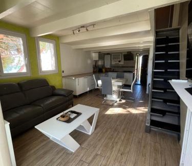 Sausset-les-Pins Apartamento | Le bruit des vagues en dormant