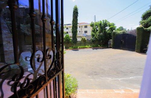 Kireka Villa | Le Bungalow Juane