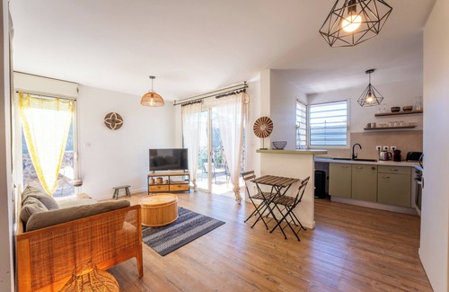 Carosse Apartamento | Le Céladon- 1 bedroom apartment Saint Gilles les Bains / private garden + barbecue