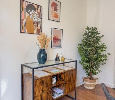 Montargis Apartamento | Le Canal,Hyper centre, Cosy, fibre, parking privée, 1 a 4 pers