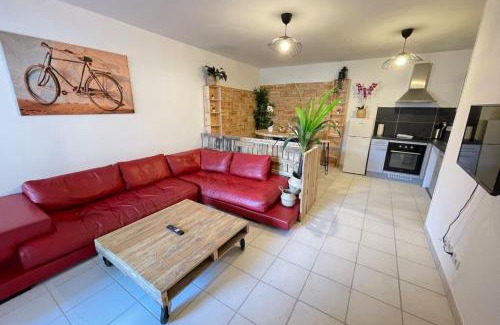 Les Chutes Lavie Apartamento | Le Caviste Proche gare Centre-Ville Wifi-Netflix