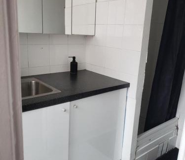 Saint-Denis Hotel | LE CEDRE