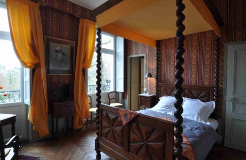 Bures-sur-Yvette Cama Y Desayuno | Le Château de la Vierge