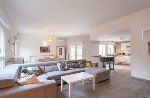 Thionville Casa | Le Château Jeannot - Rock in Share
