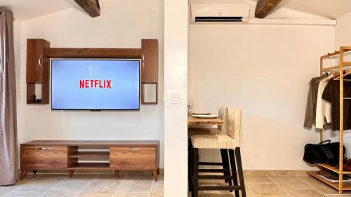 Mougins Apartamento | LE CHÊNE - Studio Provençal à Mougins - AC - Wifi - Parking Gratuit -