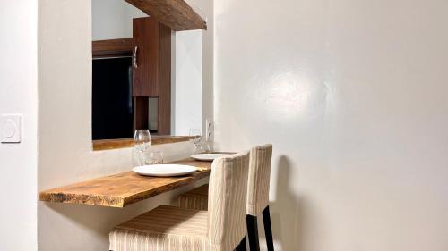 Mougins Apartamento | LE CHÊNE - Studio Provençal à Mougins - AC - Wifi - Parking Gratuit -