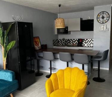 Pointe du Bout Apartamento | Le Chacha - superbe appartement à 2 minutes de la plage à pied