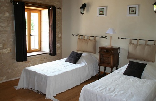 Saint-Pierre-de-Cole Cabaña | Le Chai apartamento rural, 5 * y 4 llaves lujo, Riverside, piscina, Familia / Animales domésticos bienvenidos, Brantome