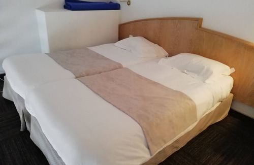 Chauvigny Hotel | Le Chalet Fleuri