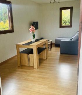 Saint-Germain-de-Tallevende-la-Lande-Vaumont Chalet De Esquí | Le chalet sur la butte