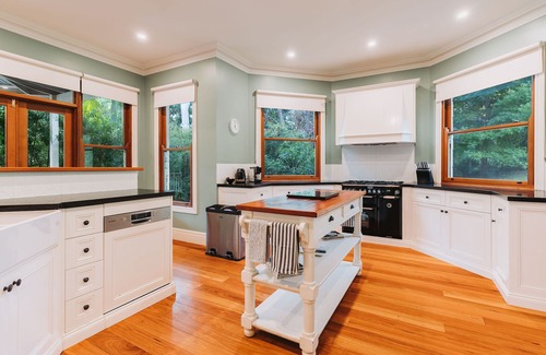 Holgate Casa | LE CHATEAU - PISCINA, Terrigal, Capacidad 18, Spa climatizado, 8 habitaciones, Estancia en superficie
