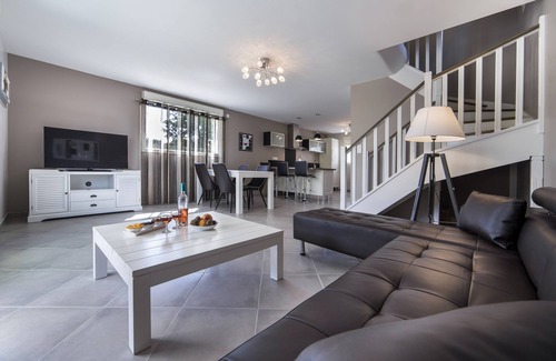 Grillon Villa | LE CIGALOU CON SU PISCINA Y JARDÍN