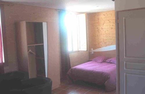 Theziers Cama Y Desayuno | Le Clos Boisé