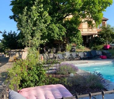 Flexbourg Casa | Le Clos d’Azel - Le gîte du cocher avec piscine